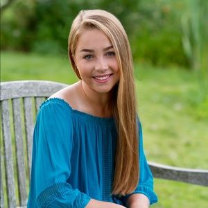 Meet your Posher, Caitlin